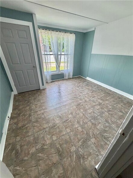 More Photos Of 35 Eaton Ave, Norwich Apartments For Sale