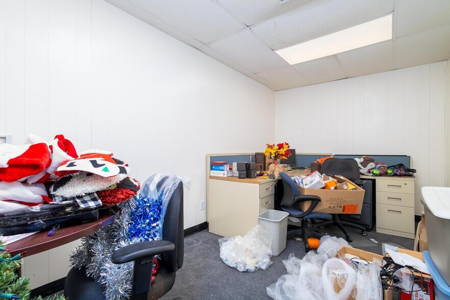 More Photos Of 630 Market St, Steubenville Office For Sale