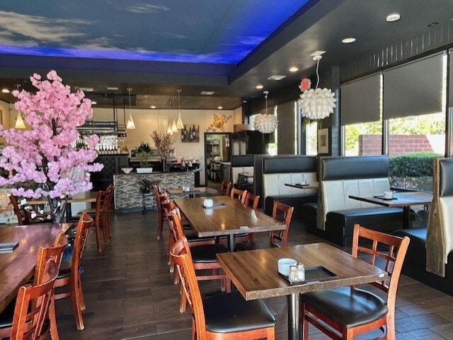 More Photos Of 16000-16118 Boones Ferry Rd, Lake Oswego Restaurant For Sale