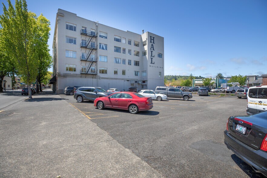 More Photos Of 340 Central Ave, Coos Bay Medical For Lease