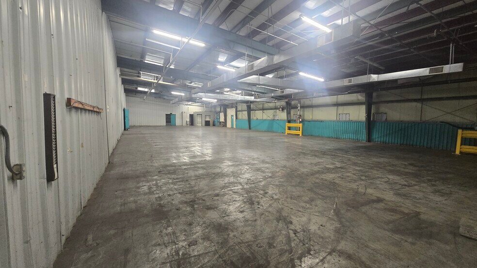 More Photos Of 113 Industrial Park Dr, Lincolnton Warehouse For Lease