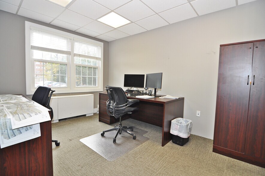 More Photos Of 210 Little Falls St, Falls Church Office For Sale