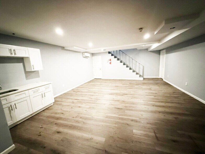 More Photos Of 1185 Elizabeth Ave, Elizabeth Storefront For Lease