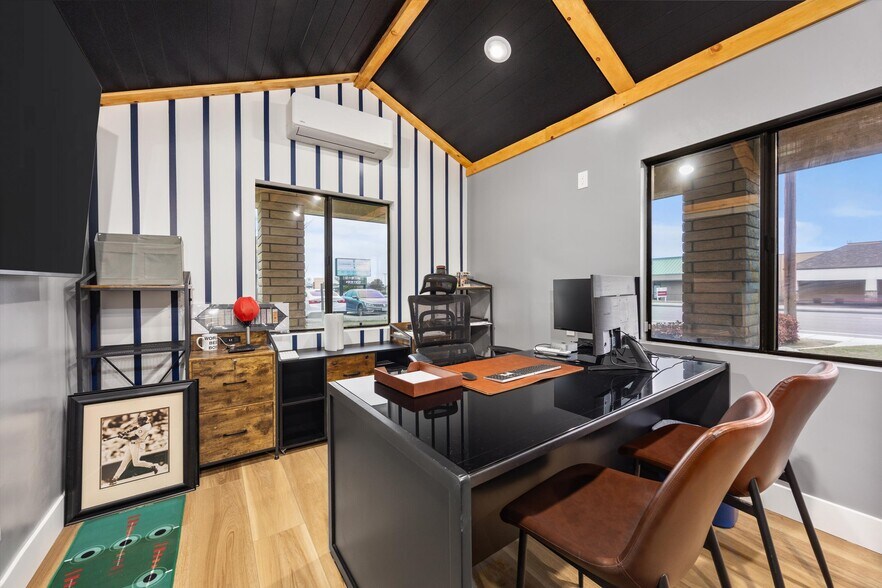 More Photos Of 9831 Rosedale Hwy, Bakersfield Office For Sale