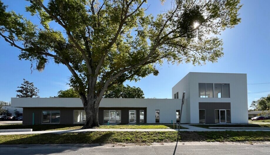 More Photos Of 907 Person St, Kissimmee Medical For Sale