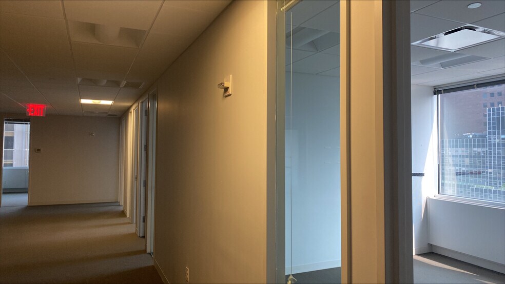 More Photos Of 805 Third Ave, New York Office For Lease