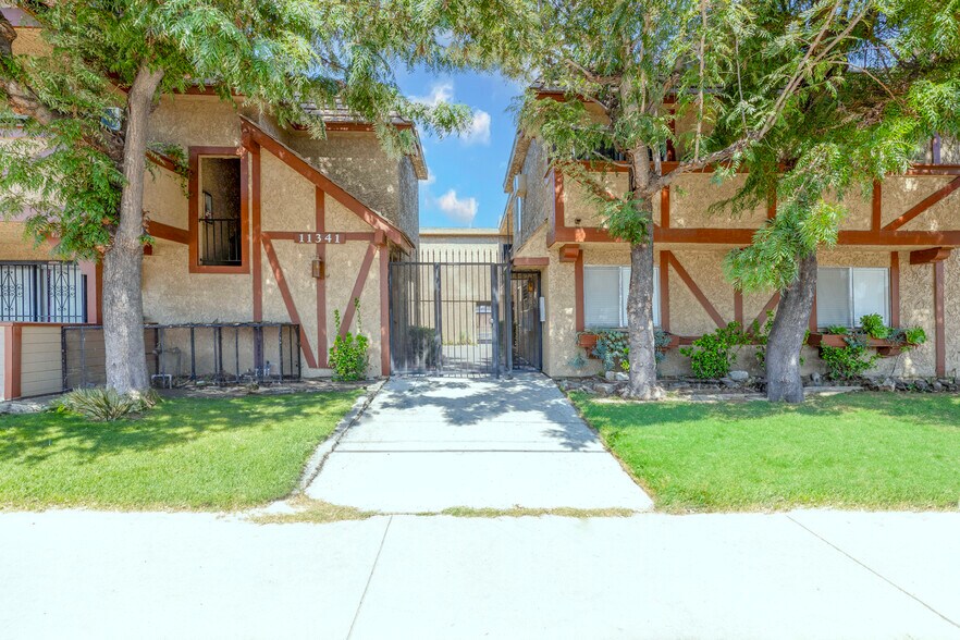 Primary Photo Of 11341 Victory Blvd, North Hollywood Apartments For Sale