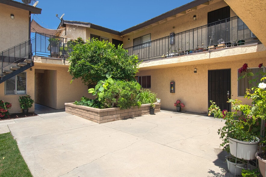 More Photos Of 6411 Western Ave, Buena Park Apartments For Sale