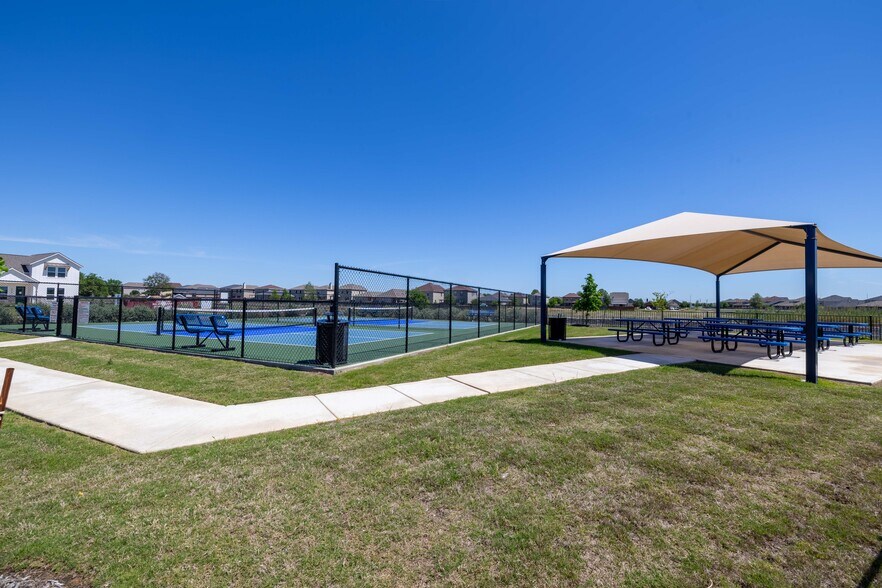 More Photos Of 2127 Hofstaat, New Braunfels Hospitality For Sale