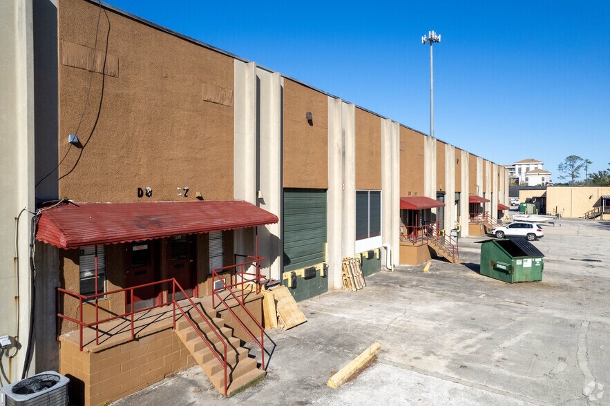 More Photos Of 8286 Western Way Cir, Jacksonville Distribution For Lease