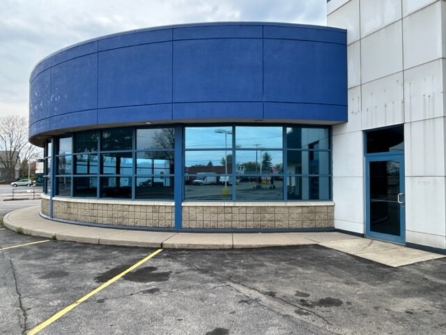 More Photos Of 1212 Abbott Rd, Buffalo Auto Dealership For Lease