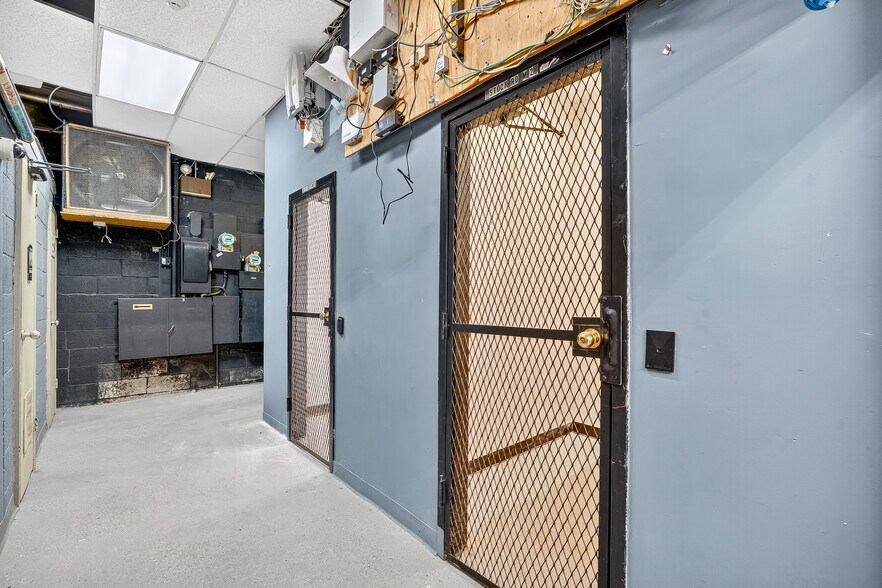 More Photos Of 22 W Lincoln Ave, Mount Vernon Freestanding For Lease