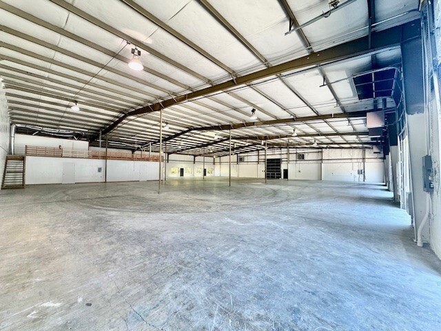 More Photos Of 116 Bethea Rd, Fayetteville Distribution For Lease