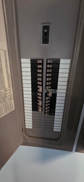 More Photos Of 1475-1495 W Main St, Tipp City Medical For Lease