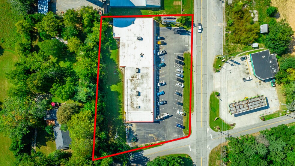 More Photos Of 3703 Taft Hwy, Signal Mountain Storefront For Sale