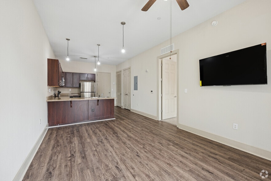 More Photos Of 79 Commerce St, Montgomery Apartments For Lease