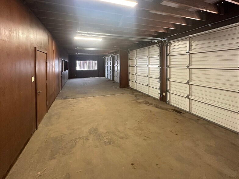 More Photos Of 1100 W Del Norte St, Eureka Truck Terminal For Lease