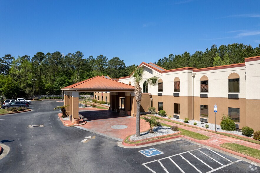 More Photos Of 70 Wallace Martin Dr, Hinesville Hospitality For Sale