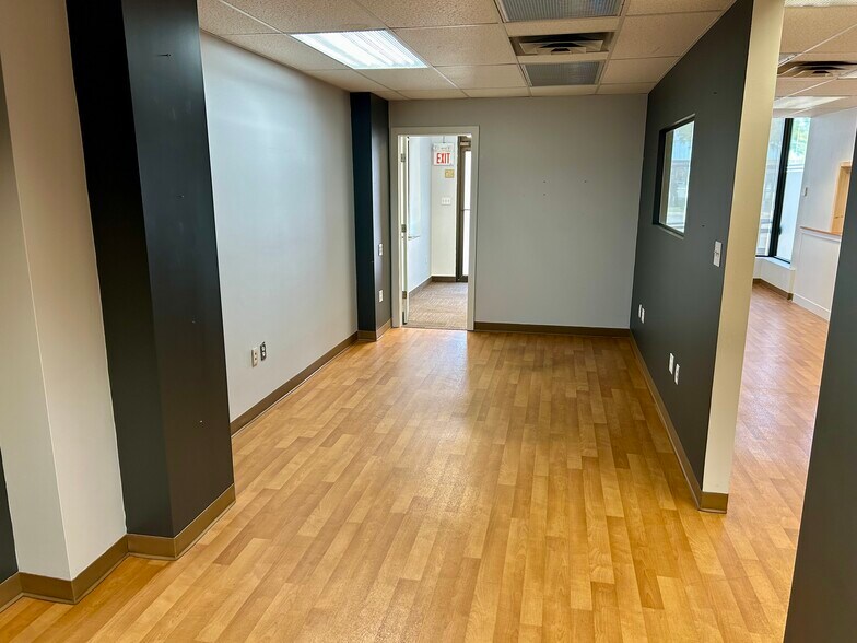 More Photos Of 1481 Ouellette Av, Windsor General Retail For Lease