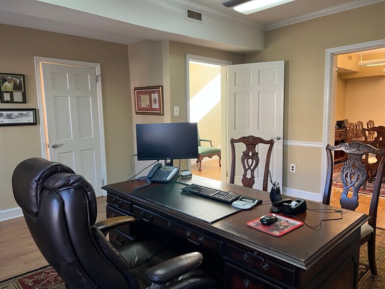 More Photos Of 528 Swede St, Norristown Office For Sale