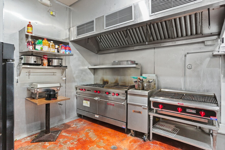 More Photos Of 734 Cantrell Dr, San Antonio Restaurant For Sale