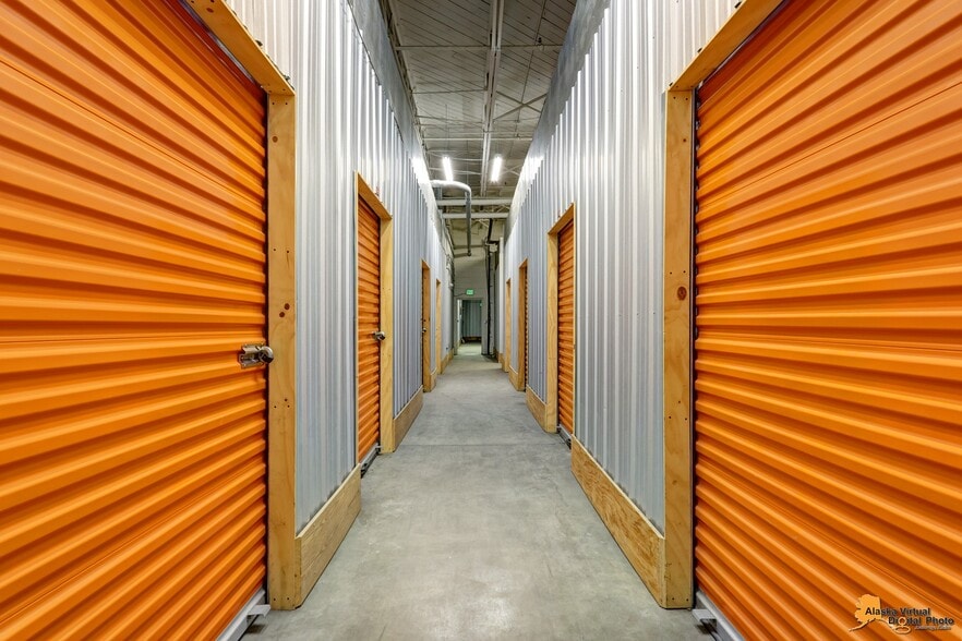 More Photos Of 814 W Northern Lights Blvd, Anchorage Self Storage For Sale