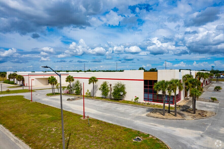 More Photos Of 1901 Longleaf Blvd, Lake Wales Warehouse For Sale