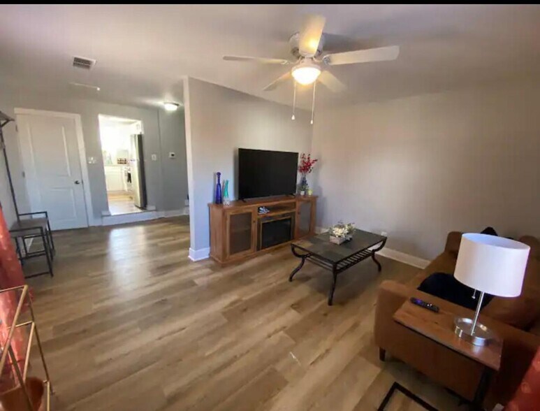 More Photos Of 11 E Main St, Marlton Storefront Retail Residential For Sale