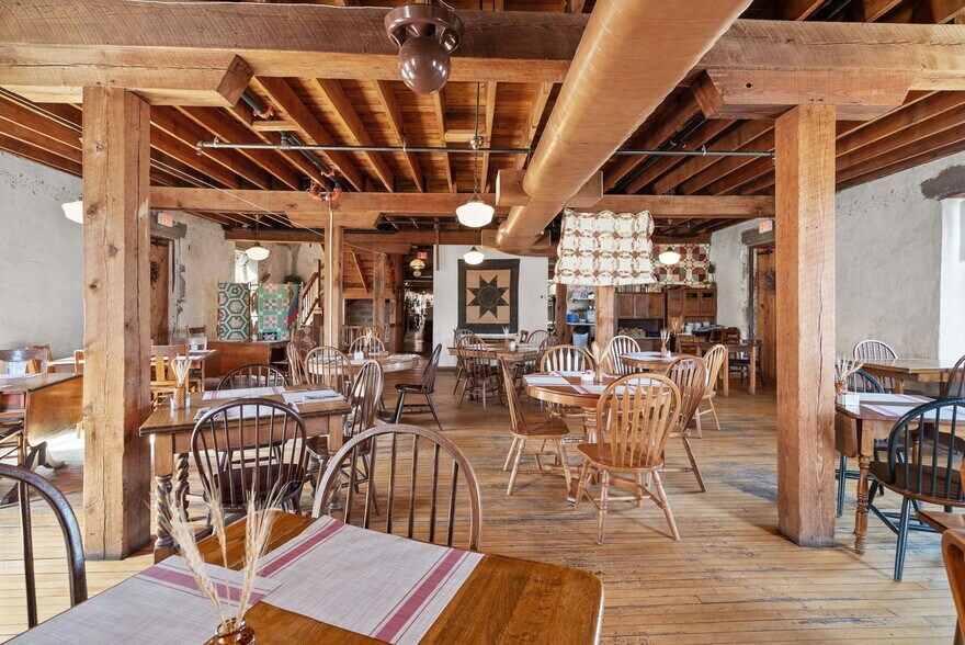 More Photos Of 114 Cramer St, Mazomanie Flex For Sale