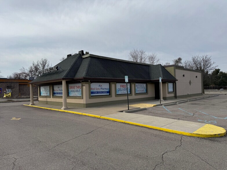 More Photos Of 8275 N Wayne Rd, Westland Storefront Retail Office For Lease