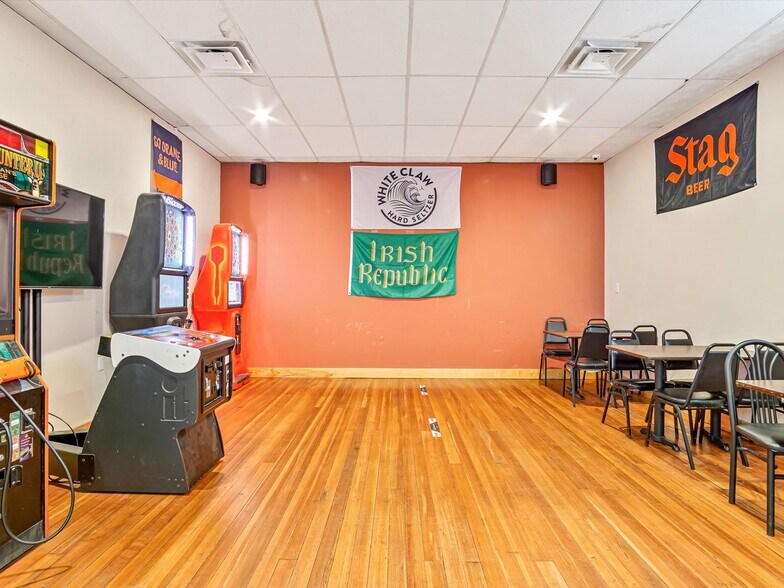 More Photos Of 116 N Main St, Marissa Freestanding For Sale