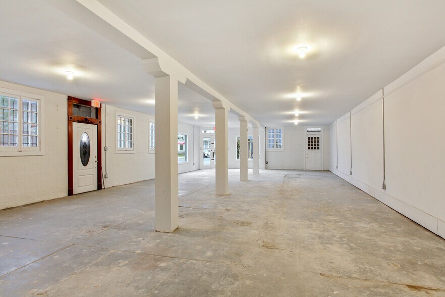 More Photos Of 8500 Oak St, New Orleans Storefront Retail Office For Sale