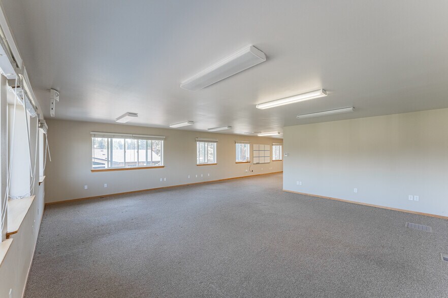 More Photos Of 914 Citadel Dr, Everson Office Residential For Lease