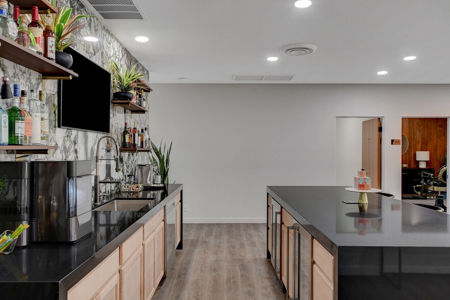 More Photos Of 319 S 3rd St, Las Vegas Loft Creative Space For Sale