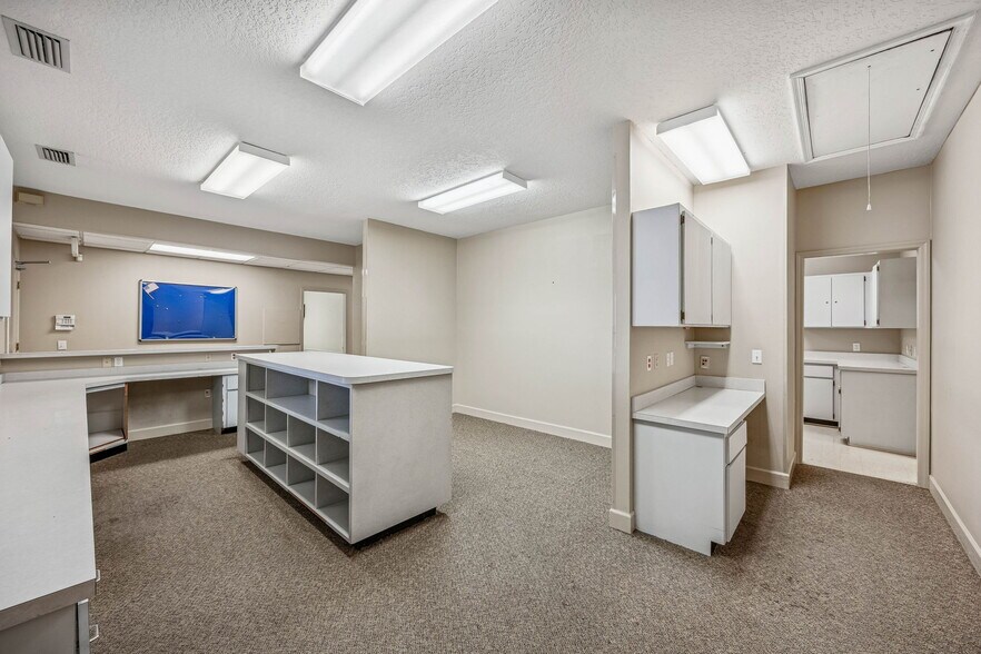 More Photos Of 1888 14th St S, Fernandina Beach Office For Lease