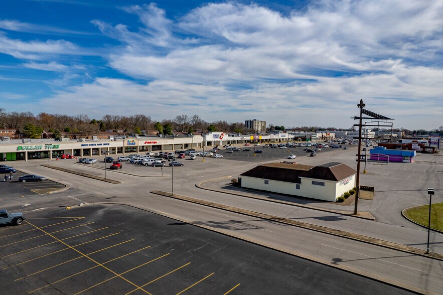 More Photos Of 730 S Green River Rd, Evansville Unknown For Lease