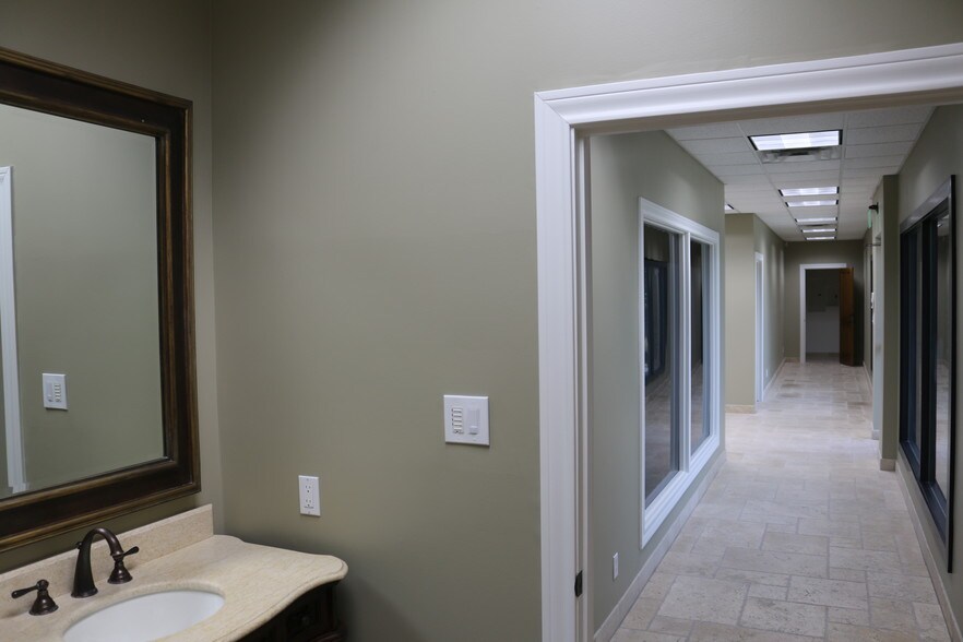 More Photos Of 2107 N Saint Marys St, San Antonio Loft Creative Space For Lease