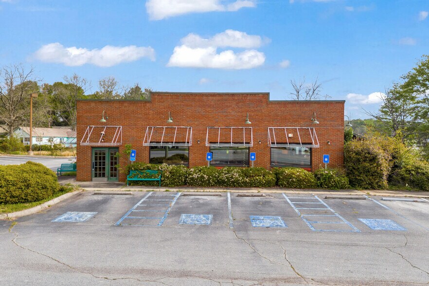 More Photos Of 1589 Big a Rd, Toccoa Flex For Sale