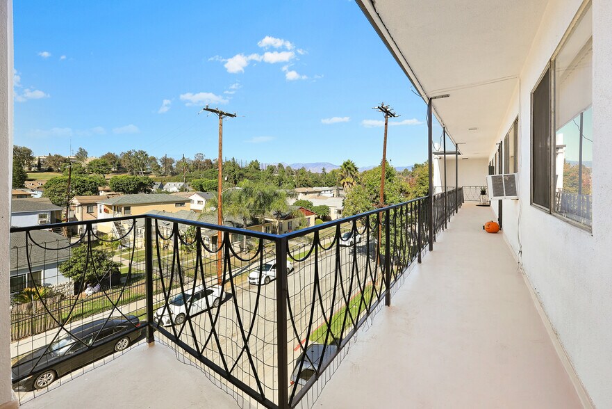 More Photos Of 616 Via Altamira, Montebello Apartments For Sale