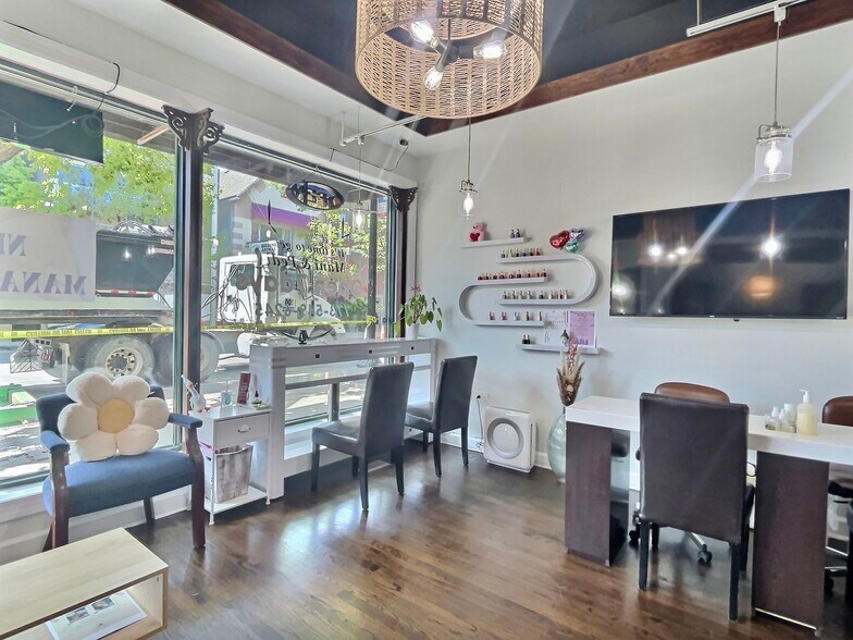 More Photos Of 1700-1702 W Belmont Ave, Chicago Storefront Retail Residential For Lease