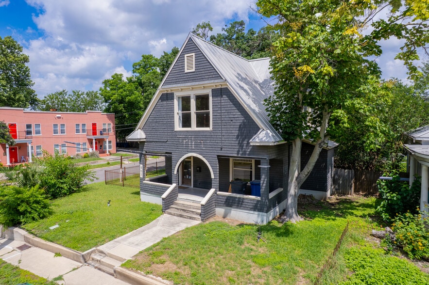 More Photos Of 801 E Quincy St, San Antonio Office Residential For Lease