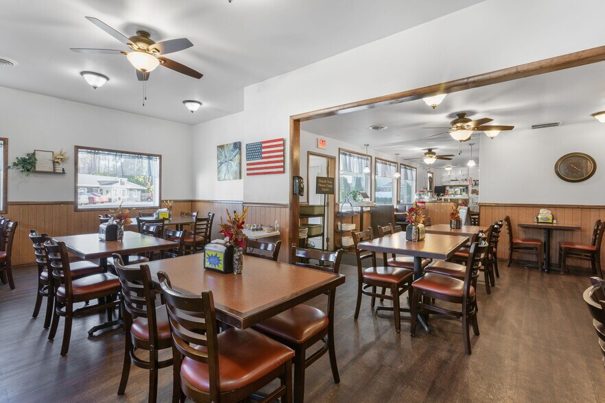 More Photos Of 5036 Paw Paw Lake Rd, Coloma Restaurant For Sale