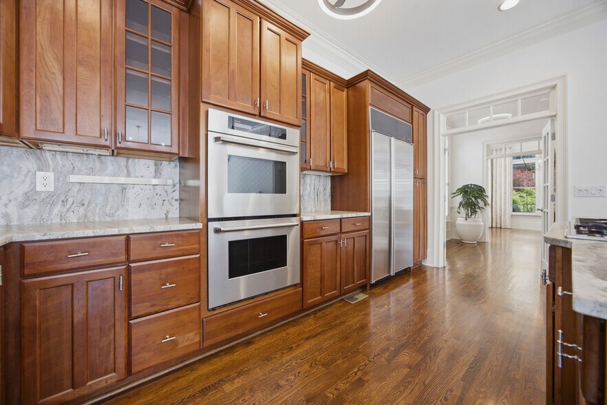 More Photos Of 574 East Ave NE, Atlanta Multifamily For Sale
