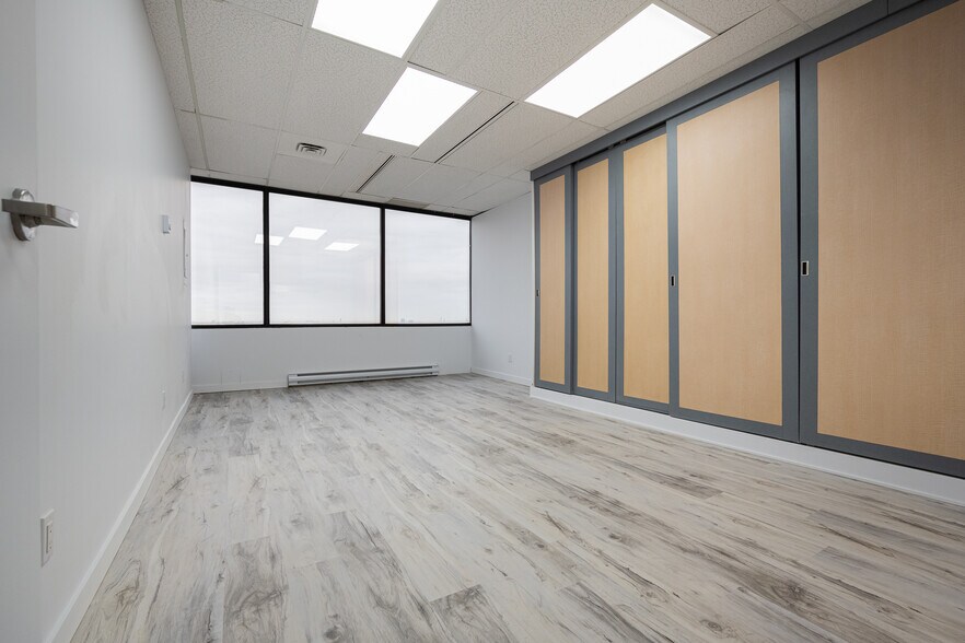 More Photos Of 5881-5889 Ch de la Côte-des-Neiges, Montréal Medical For Lease