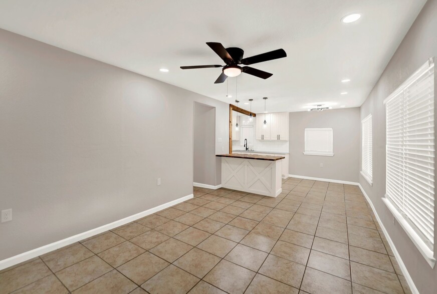 More Photos Of 285 San Antonio, Leming Apartments For Sale