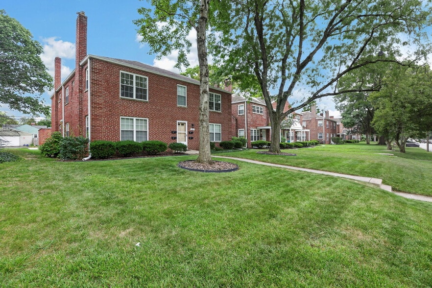 More Photos Of 802 Kenwick Rd, Columbus Apartments For Sale