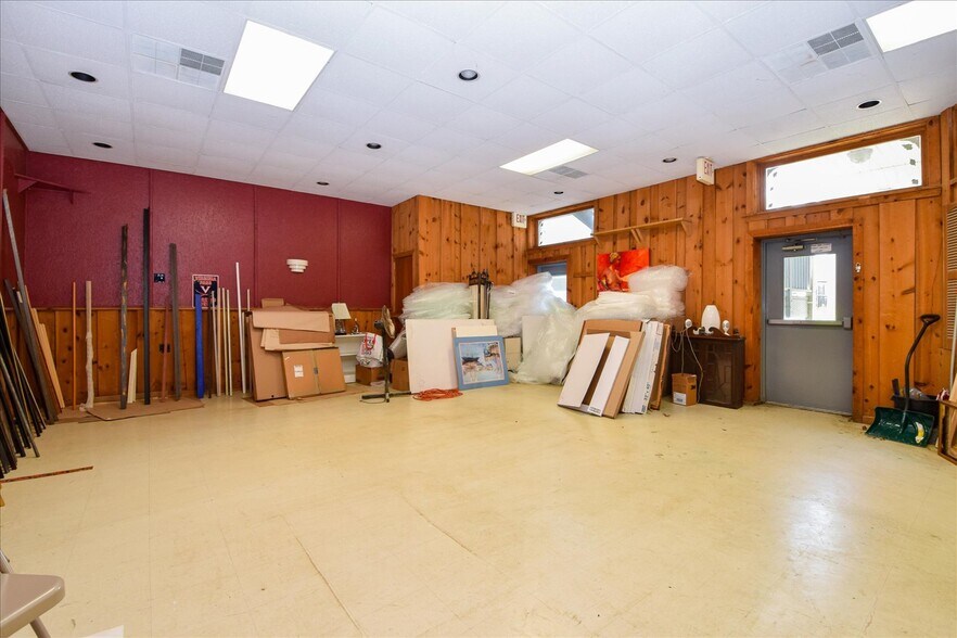 More Photos Of 3203 Brambleton Ave, Roanoke Freestanding For Sale
