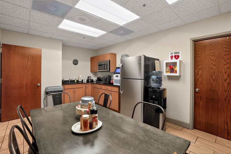 More Photos Of 16000 Trade Zone Ave, Upper Marlboro Unknown For Lease