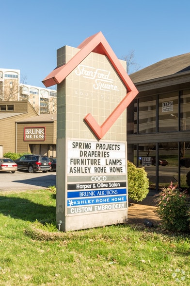 More Photos Of 4231-4239 Harding Rd, Nashville Unknown For Lease