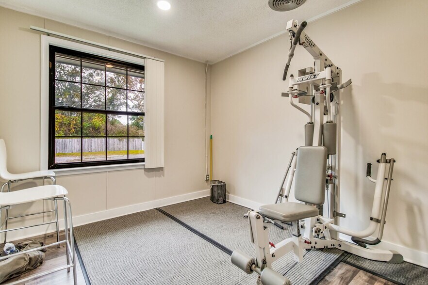 More Photos Of 725 S J St, Pensacola Office Residential For Sale